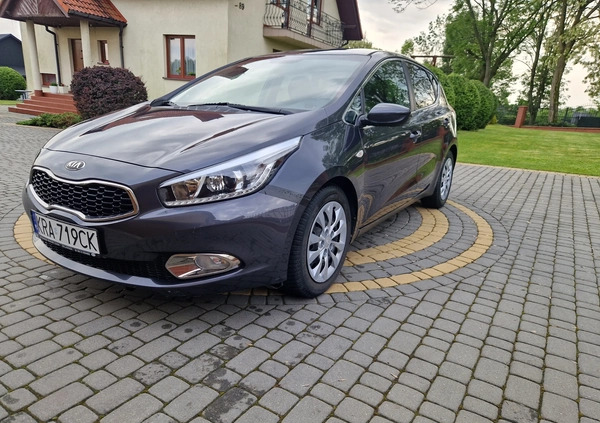Kia Ceed cena 29900 przebieg: 96800, rok produkcji 2013 z Libiąż małe 106